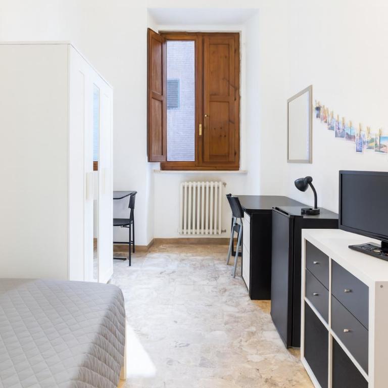 HostelCiompi - Camera Singola con Bagno in Comune - 5