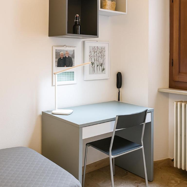 HostelCiompi - Camera Singola con Bagno in Comune - 1