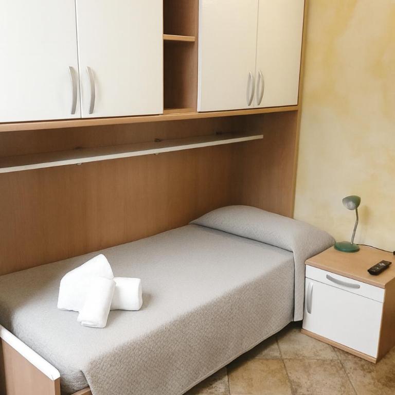 HostelCiompi - Camera Singola con Bagno in Comune - 3
