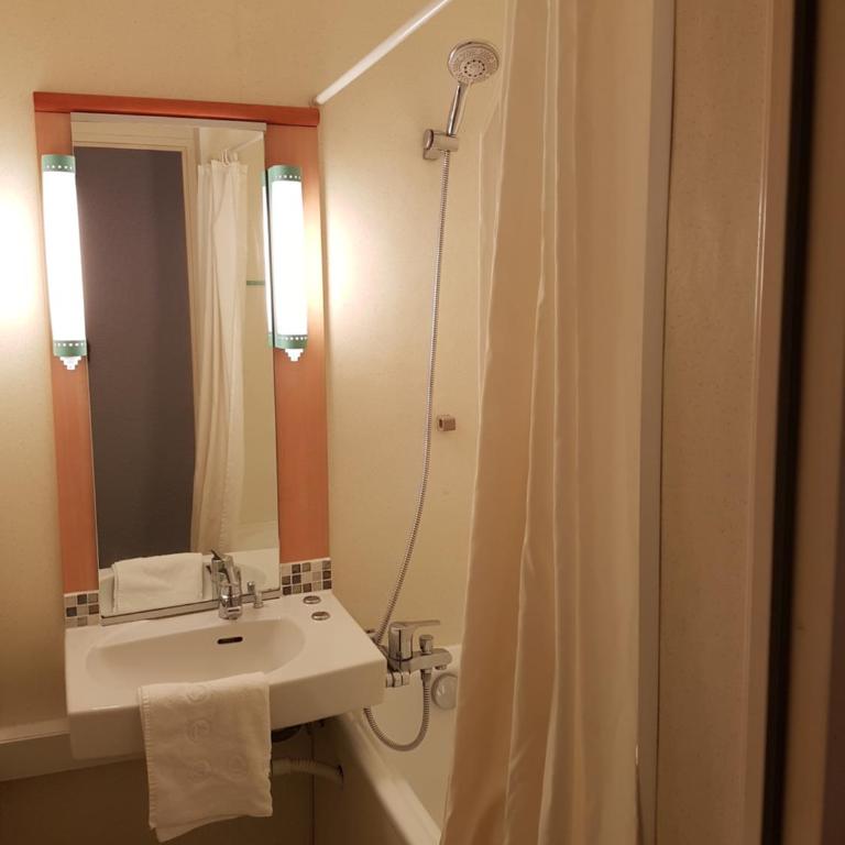 Hôtel Inn Design Moutiers - Standard Doppelzimmer - 5