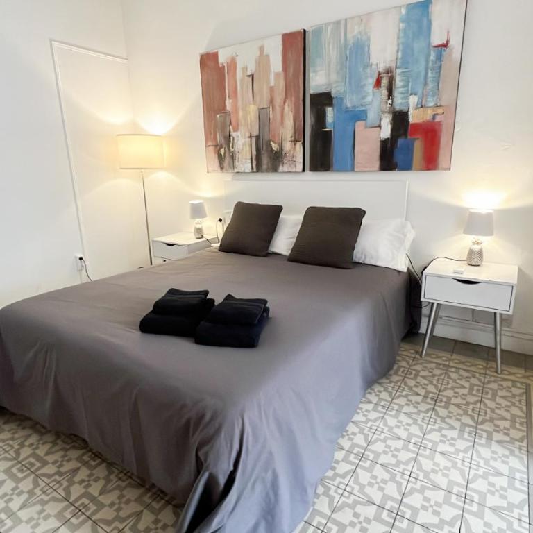 Des Artistes - Superior Triple Room with Balcony and Shared Bathroom - 2
