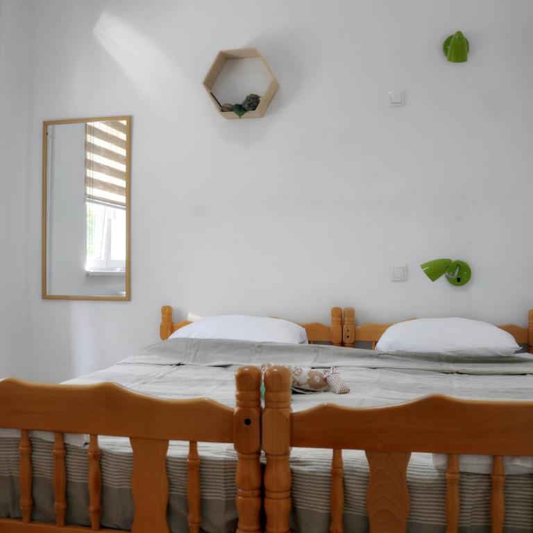 Rooms Karadjordje - Double or Twin Room with Bathroom - 1