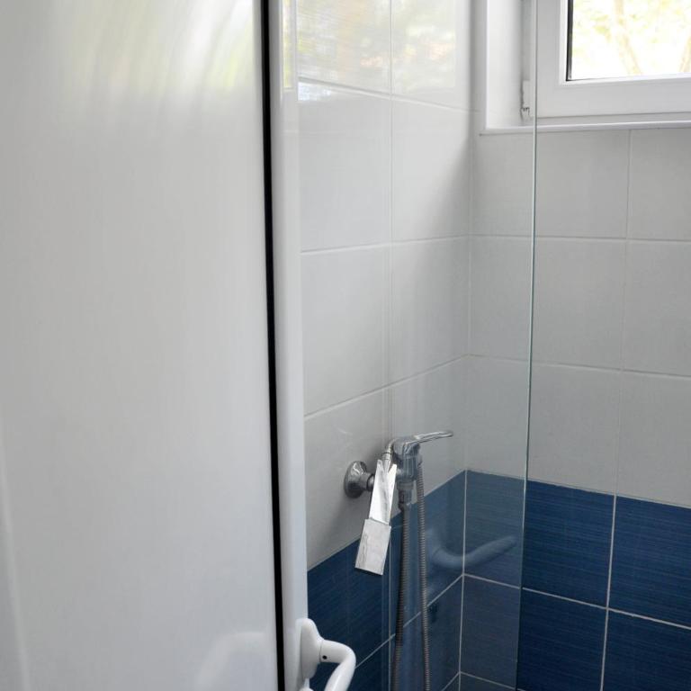 Rooms Karadjordje - Single Room with Private Bathroom - 2