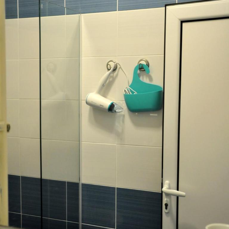 Rooms Karadjordje - Triple Room with Private Bathroom - 2