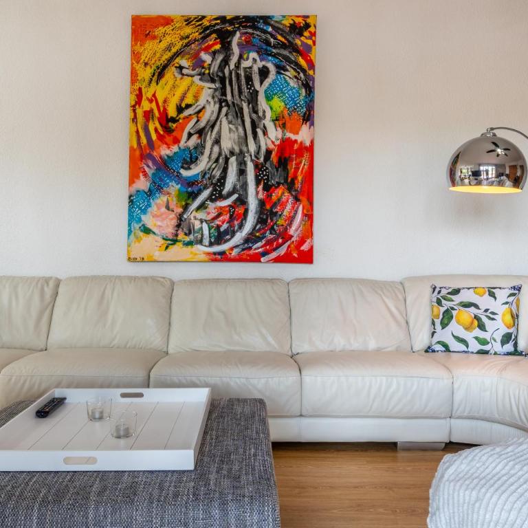 Casa de los Limones by Michael FAMILY VILLA NEAR PUERTO MARINA - Five-Bedroom House - 31
