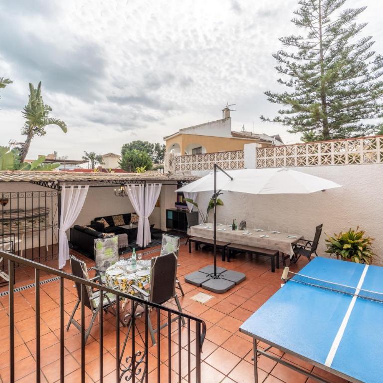 Casa de los Limones by Michael FAMILY VILLA NEAR PUERTO MARINA - Five-Bedroom House - 53