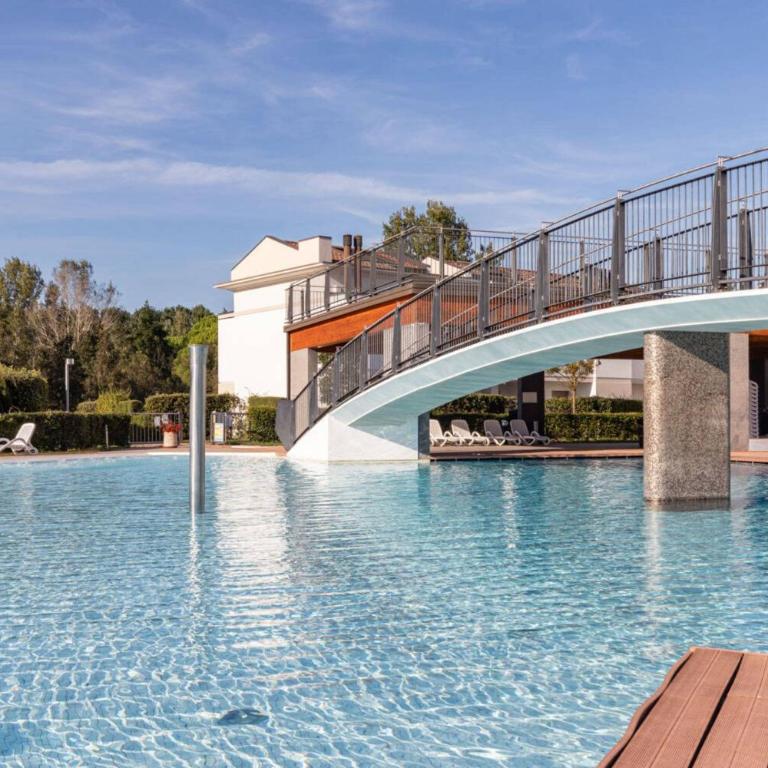 Wonderful flat with solarium and swimming pools - Appartamento - 14