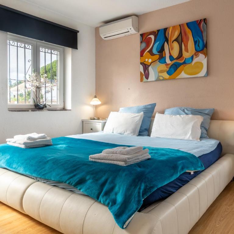 Casa de los Limones by Michael FAMILY VILLA NEAR PUERTO MARINA - Five-Bedroom House - 66