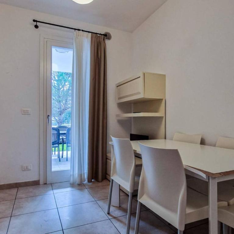 Modern flat with a fenced garden and fireplace - Appartamento - 9