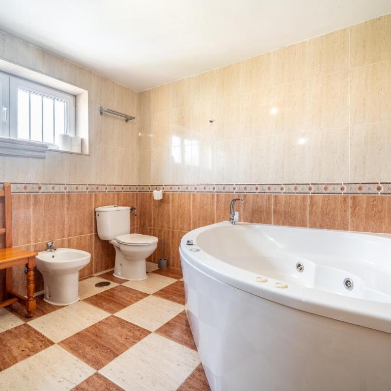 Casa de los Limones by Michael FAMILY VILLA NEAR PUERTO MARINA - Five-Bedroom House - 76