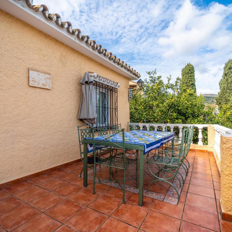 Casa de los Limones by Michael FAMILY VILLA NEAR PUERTO MARINA - Five-Bedroom House - 45