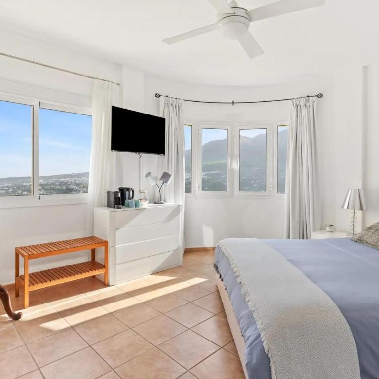 Montaña Mimosa B&B - King Room with Mountain View - 1