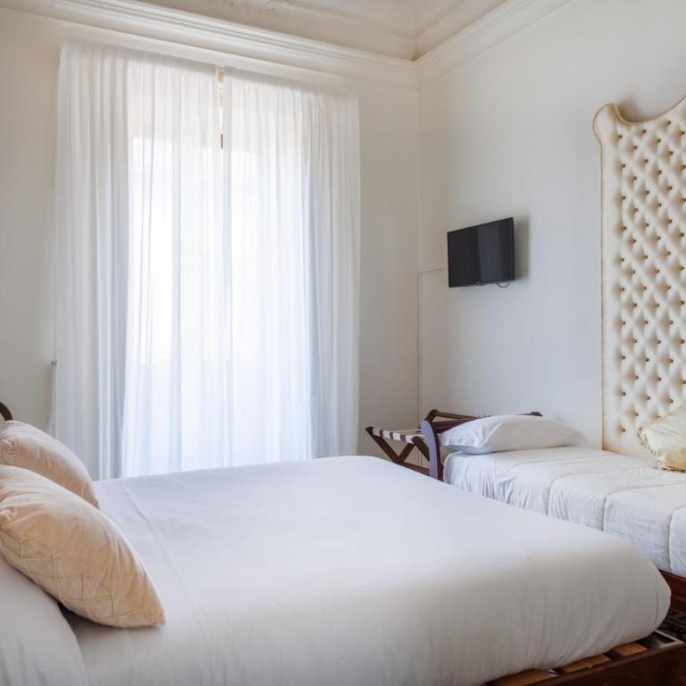 Francalanza City Rooms - Triple Room with Private External Bathroom - 1
