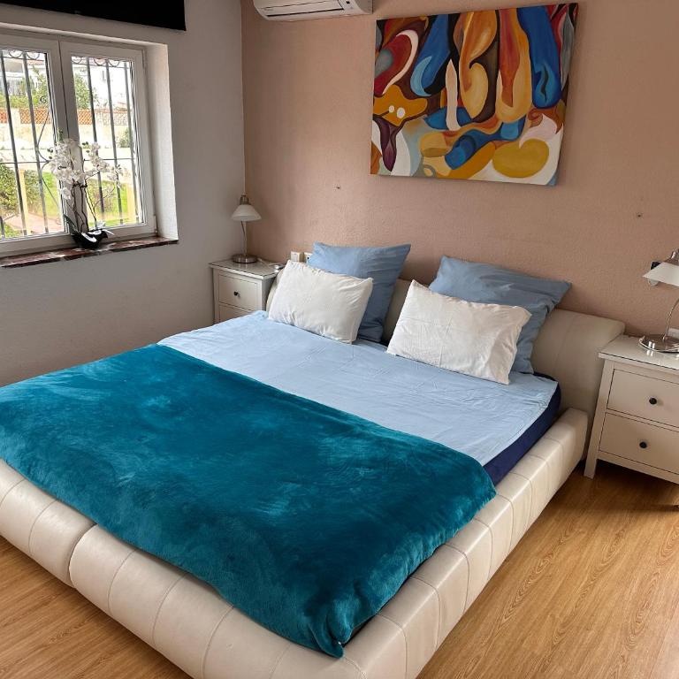Casa de los Limones by Michael FAMILY VILLA NEAR PUERTO MARINA - Five-Bedroom House - 71