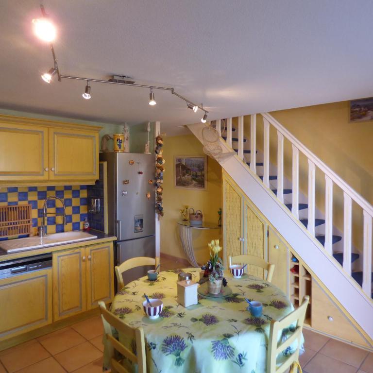 Maison T4 climatisée, meublée de tourisme 2*,6 couchages, St Pierre la mer - Maison de Vacances 3 Chambres - 2