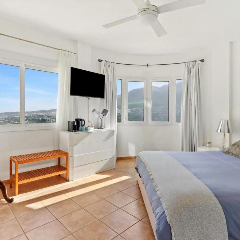 Montaña Mimosa B&B - King Room with Mountain View - 3