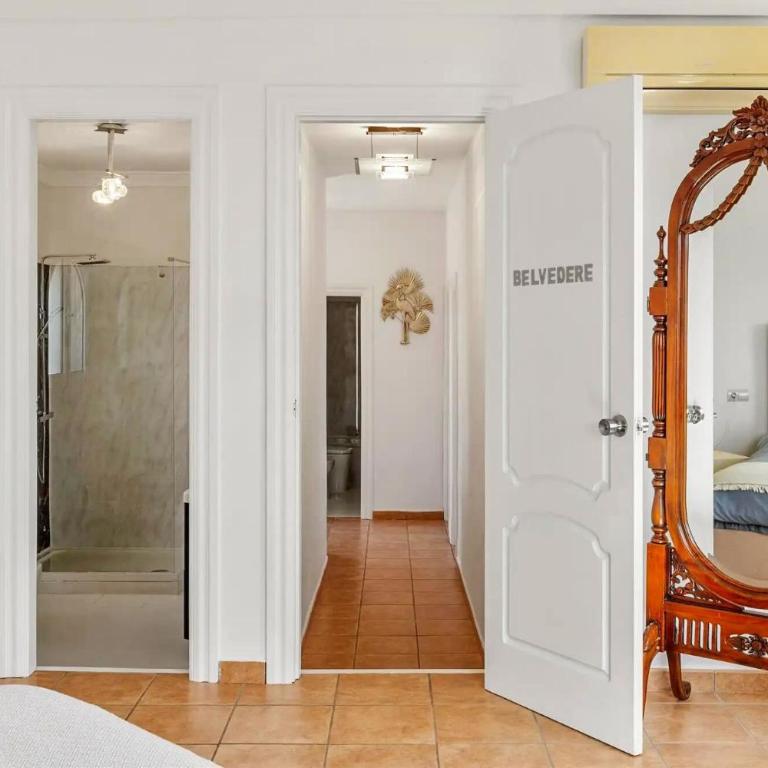 Montaña Mimosa B&B - King Room with Mountain View - 8