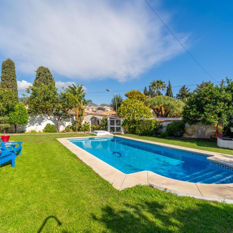 Casa de los Limones by Michael FAMILY VILLA NEAR PUERTO MARINA - Five-Bedroom House - 8