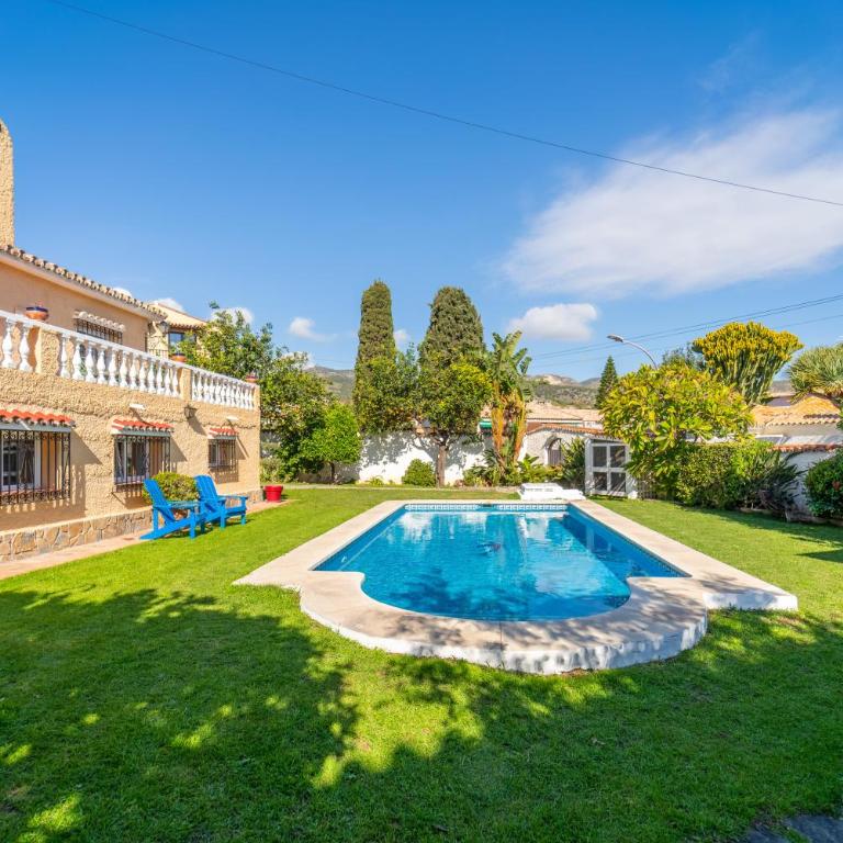 Casa de los Limones by Michael FAMILY VILLA NEAR PUERTO MARINA - Five-Bedroom House - 7