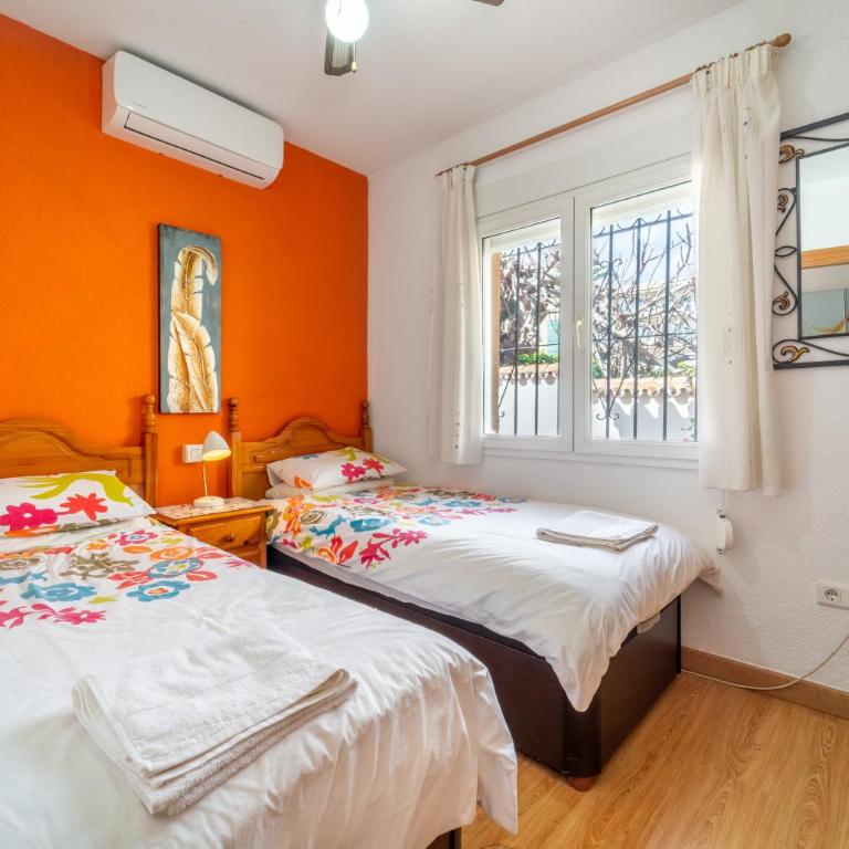 Casa de los Limones by Michael FAMILY VILLA NEAR PUERTO MARINA - Five-Bedroom House - 81