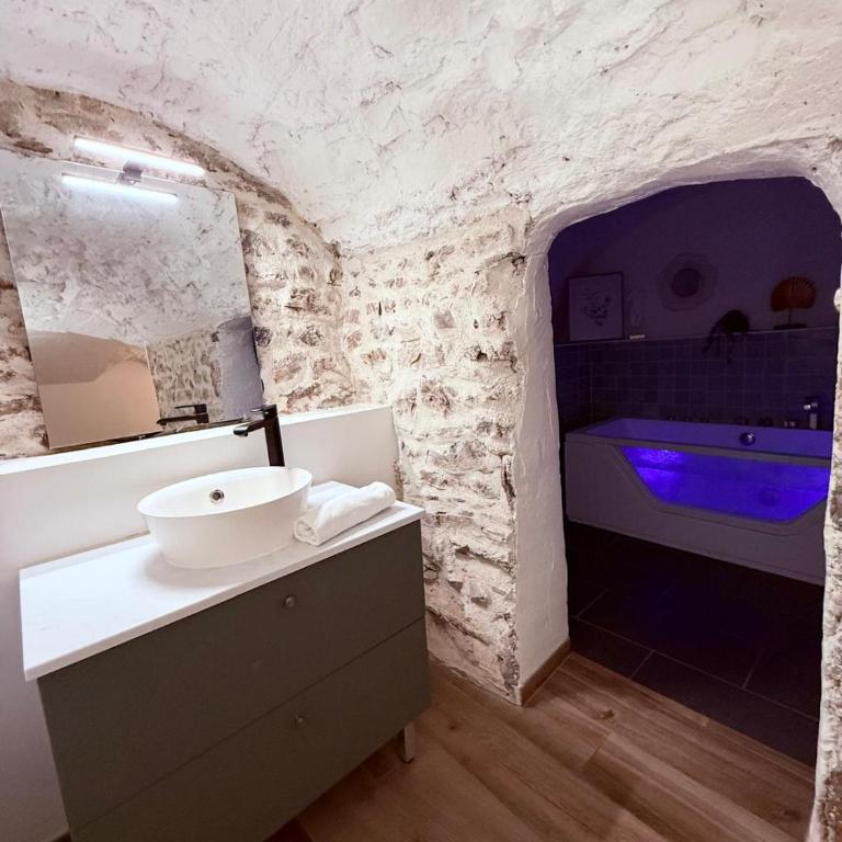 Charité 3 - Love Room Spa - Place Bellecour - Appartement 1 Chambre - 26