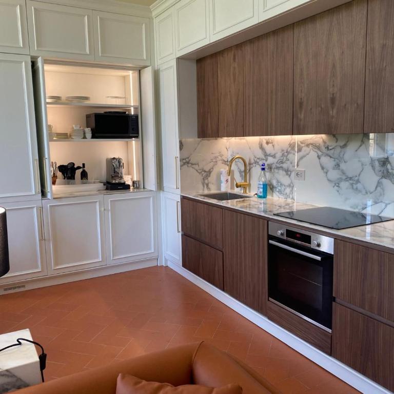 Luxury apartment with large terrace and jacuzzi next to famous historic walls of Lucca - Appartamento con 3 Camere da Letto - 2