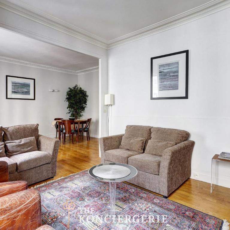 Prestige parisien proche de lArc de Triomphe - Appartement - 2