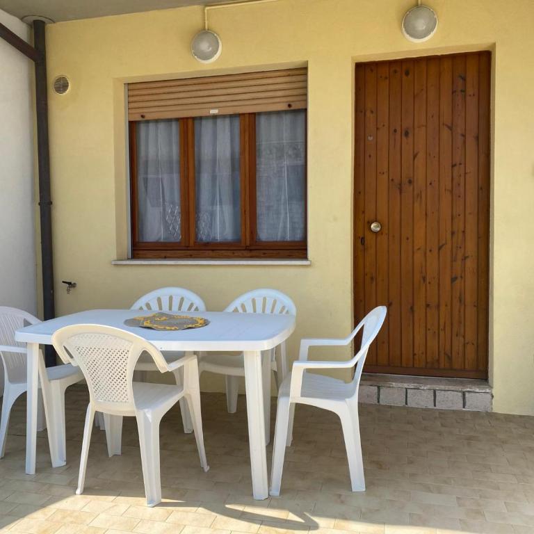 M270 - Marcelli, trilocale con portico a 100mt dal mare - Appartamento con 2 Camere da Letto - 1