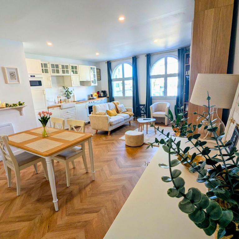 T3 61m2, Hypercentre, vue Fontaine Chaude, bureau - Appartement 2 Chambres - 10