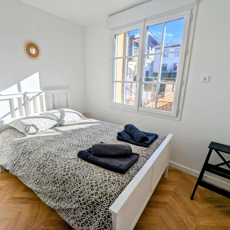 T3 61m2, Hypercentre, vue Fontaine Chaude, bureau - Appartement 2 Chambres - 4