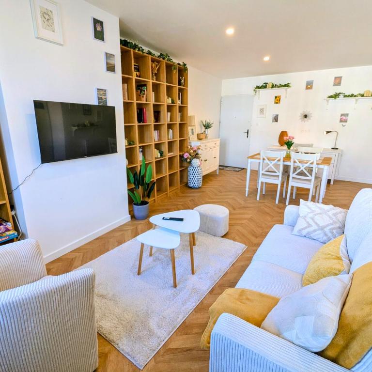T3 61m2, Hypercentre, vue Fontaine Chaude, bureau - Appartement 2 Chambres - 28