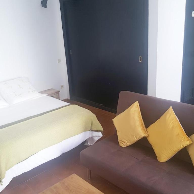 Bright Studio in the Old Town - One-Bedroom Apartment - 8
