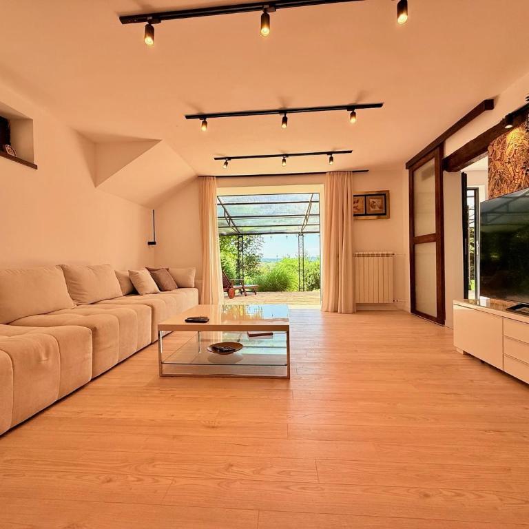 Private Pool Villa - One Group Only - Full Privacy - Garden & BBQ - Vila - 7
