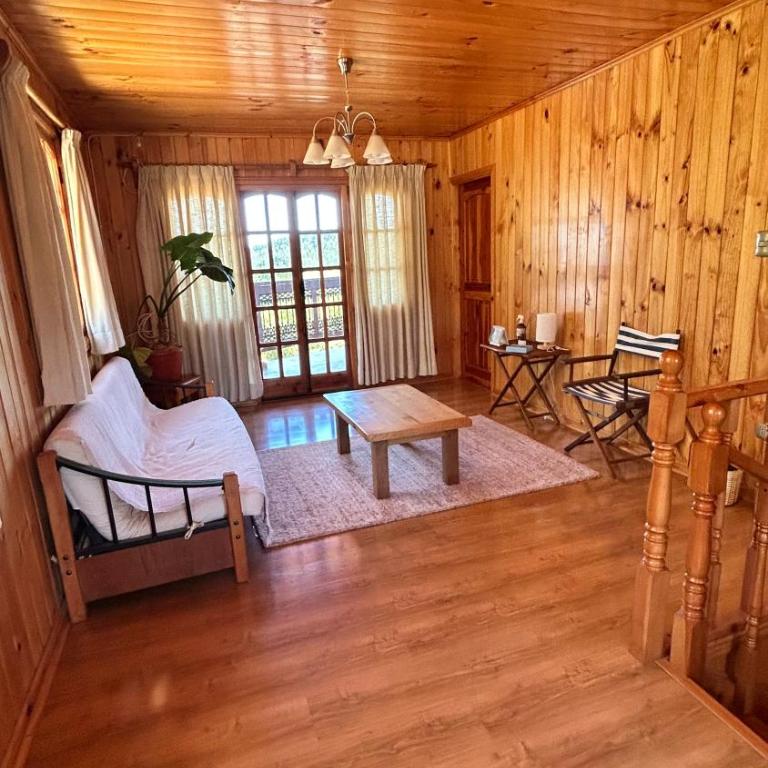 Hostal Tregualemu - Double Room with Balcony - 2