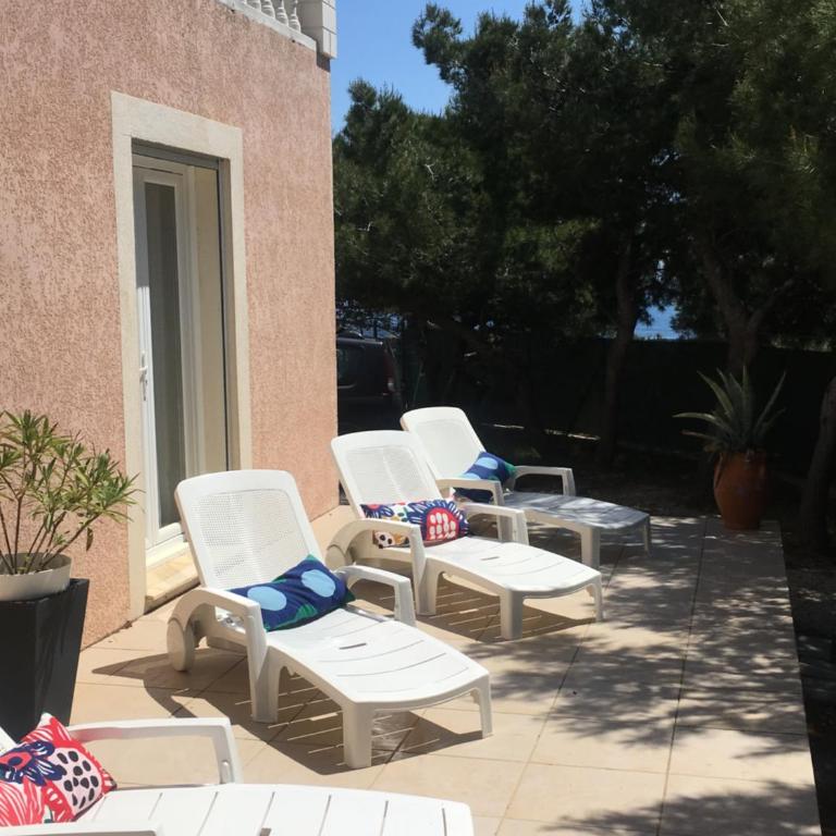 Villa front de mer La Quiétude - Three-Bedroom House - 28