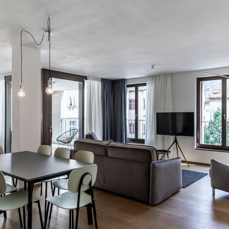Stay COOPER l MAVIK Suite & Attic - Three-Bedroom Deluxe Apartment - 10