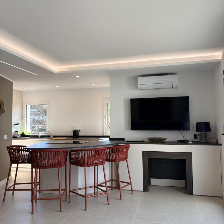 Appartement Duplex Rosas avec terrasse magnifique jacuzzi vue mer - Three-Bedroom Apartment - 30