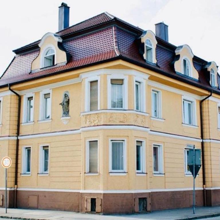 Pension De Lux Augsburg - Doppelzimmer mit eigenem Bad - 6