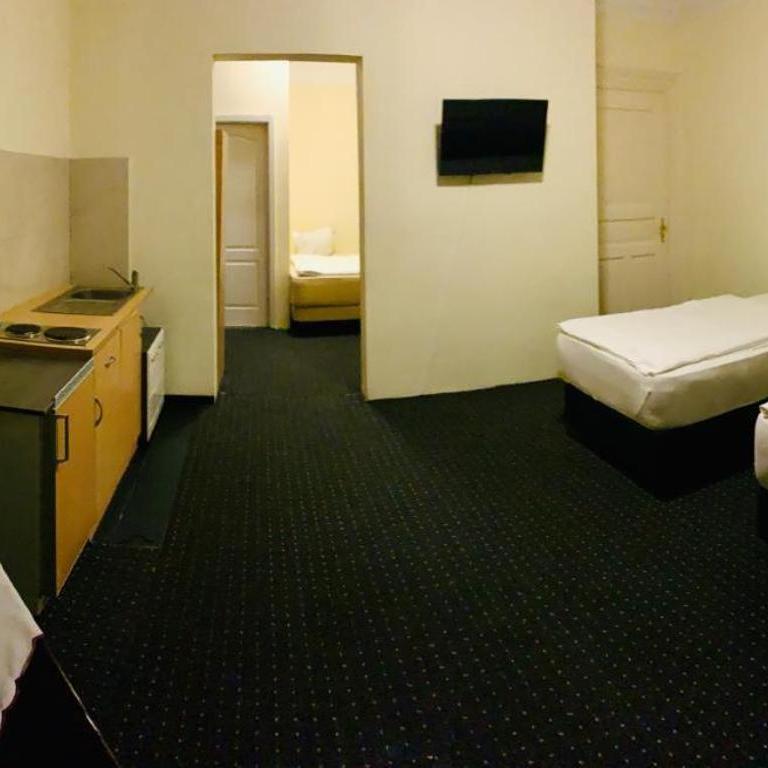 Pension De Lux Augsburg - Doppelzimmer mit eigenem Bad - 5