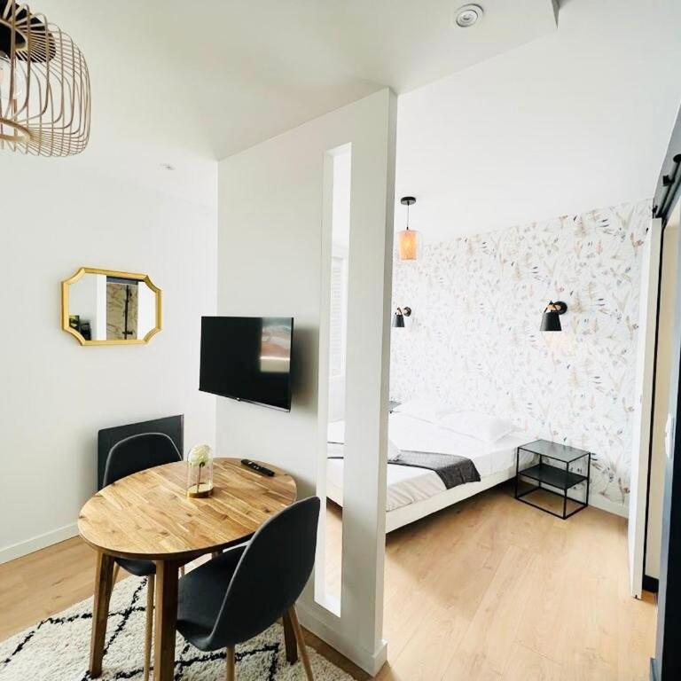 Diebold 2 - 1 Bedroom - Gare de Vaise - One-Bedroom Apartment - 2