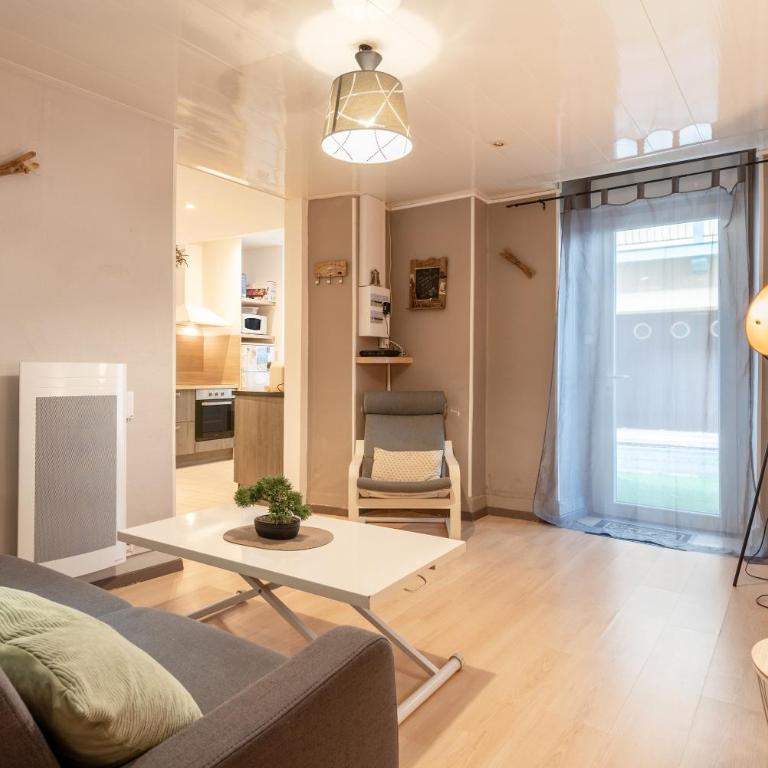 Appartement T2 Les Pyrénées - Appartement avec Terrasse - 1