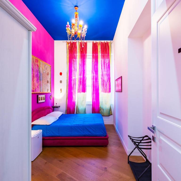 Joy Stay Old Town by NapoliApartments - Camera Matrimoniale con Bagno Privato Esterno - 1