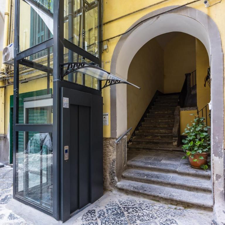 Joy Stay Old Town by NapoliApartments - Camera Matrimoniale con Bagno Privato Esterno - 25
