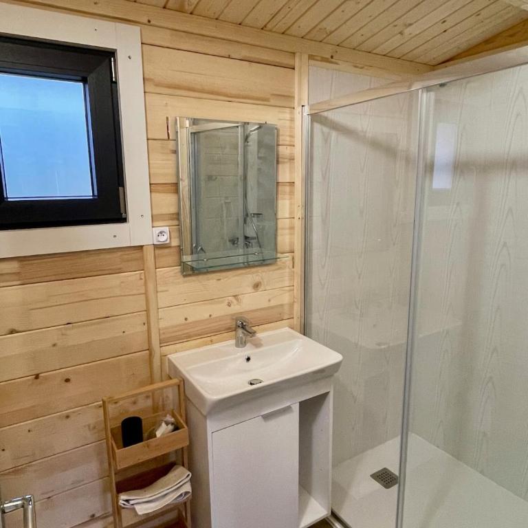 Chalet neuf proche des stations de ski - Chalet 3 Chambres - 2