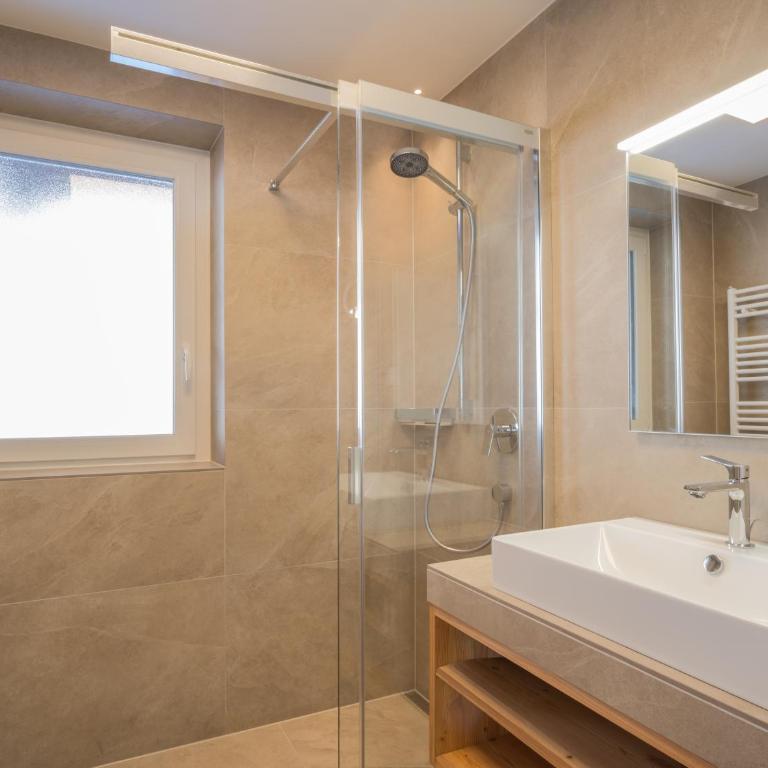 Hotel Berger Superior - Standard Double or Twin Room with Balcony - 5