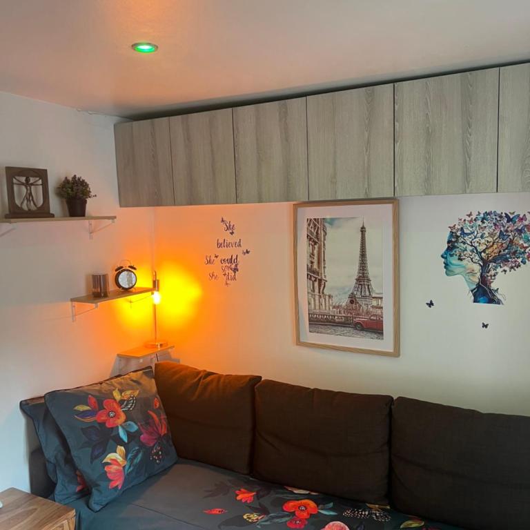 Bed setting room in Galeries Lafayette street - Studio - 10