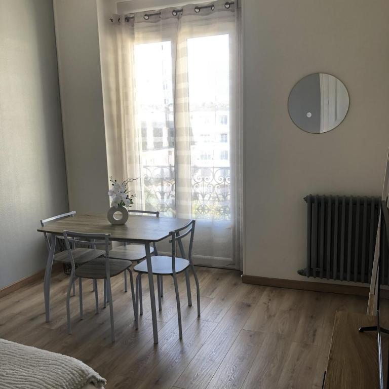 Studio 25m2 avec parking et balcon centre ville - Apartment mit 1 Schlafzimmer - 3
