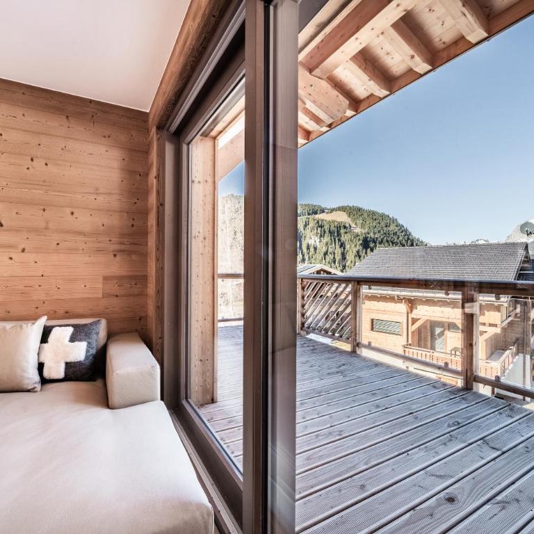 Apartment Gabelac Châtel - by EMERALD STAY - Three-Bedroom Apartment - 12