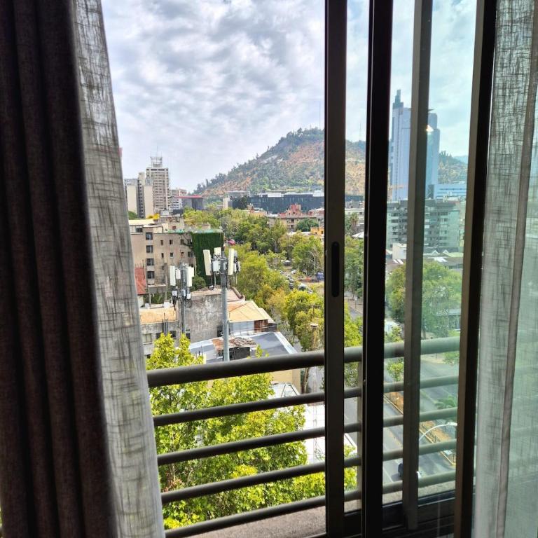 Vista a Cerro San Cristobal - Cama King y AC - Céntrico - One-Bedroom Apartment with City View - 5