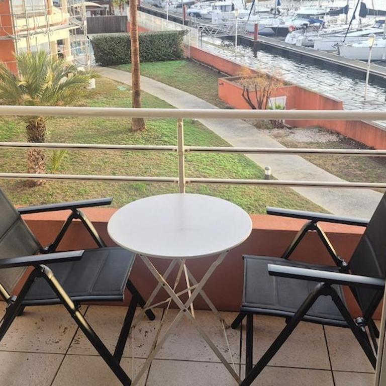 Le Matago A28, Studio vue port, clim, parking, piscine - Studio - Vue sur Mer - 19